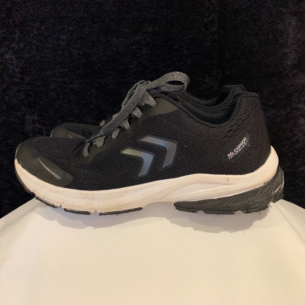 Dr. Scholl's Shake Out Walking Shoe